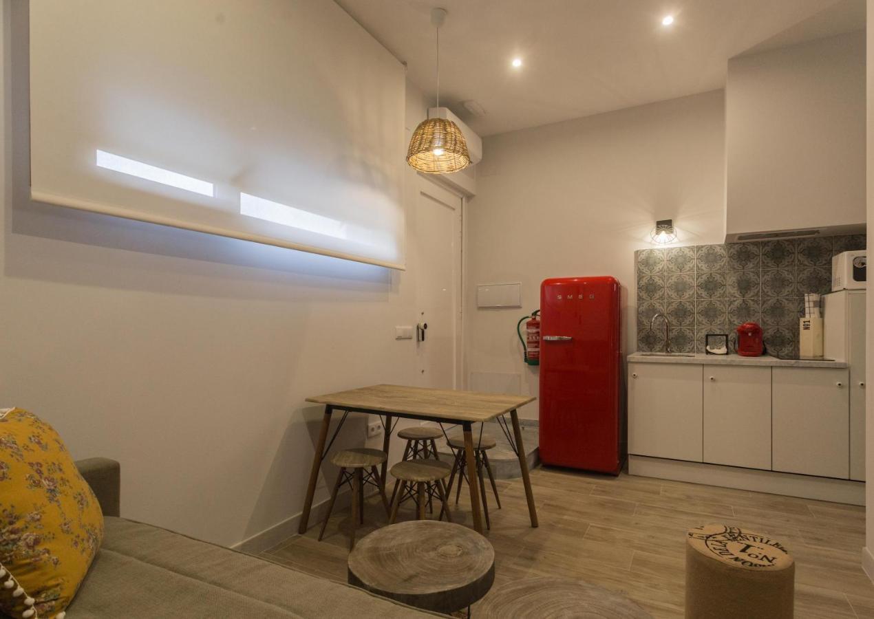 Tria Nomina Turisticos Apartment *